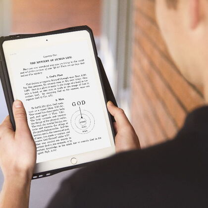 Por que preciso ler livros espirituais além da Bíblia?